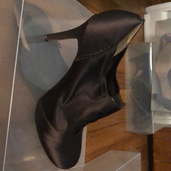 Satin booties - Picture 3 of 3